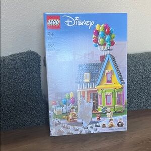 LEGO Disney Up House Set